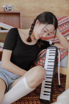 举起手来